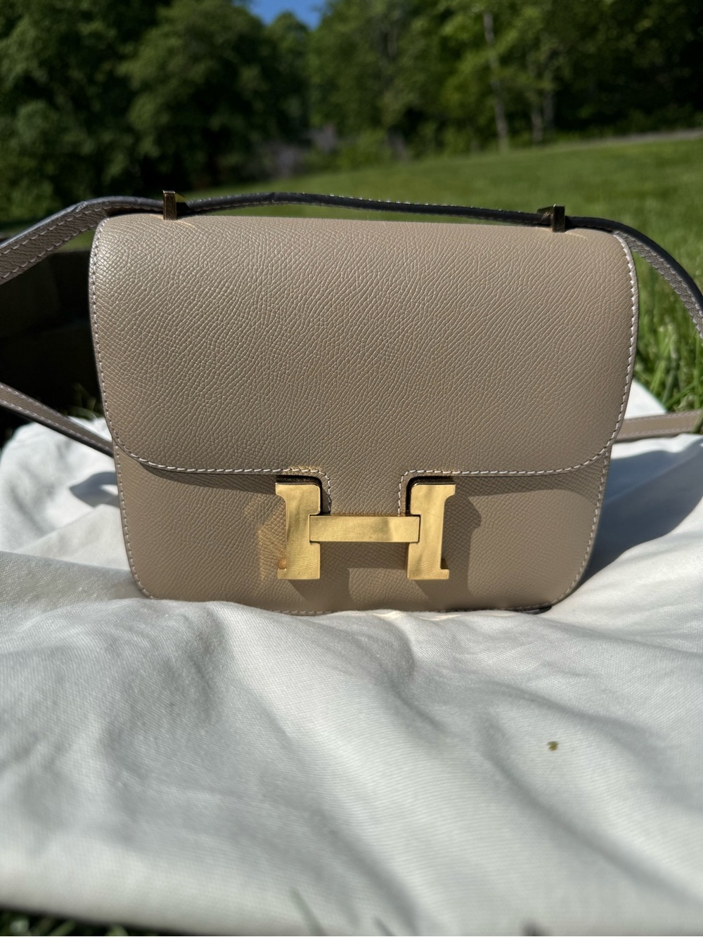 Cream and Gold Crossbody Bag with Structured Design